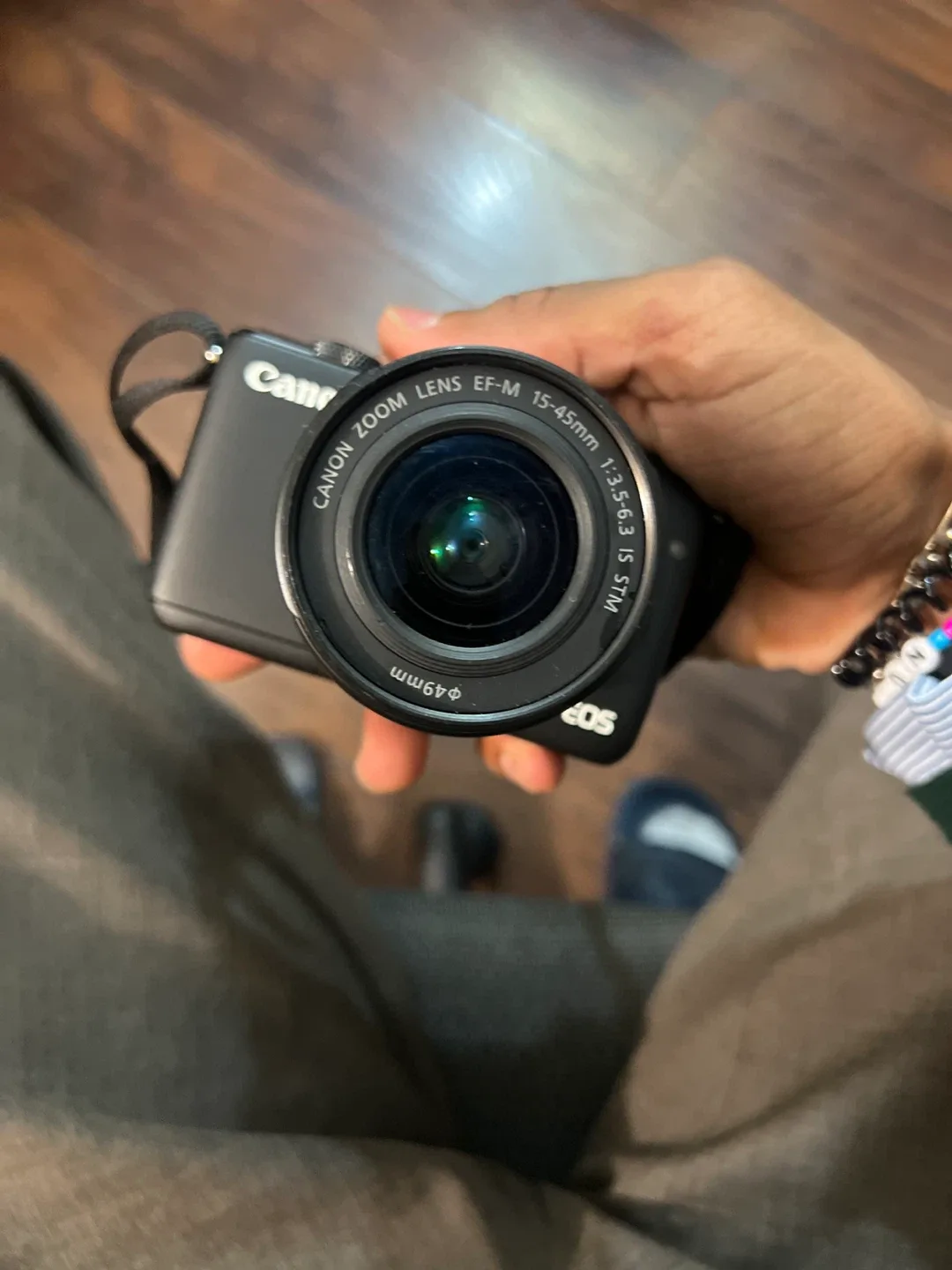 Canon EOS M10 Camera with EF-M 15-45mm Lens image indicator(2)