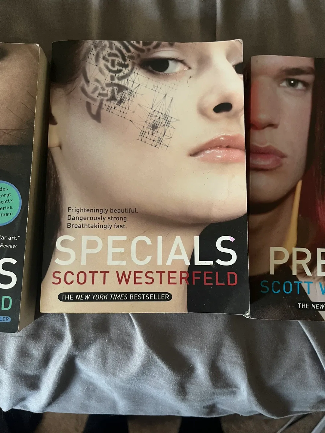 Uglies, Pretties, Specials, Extras Series by Scott Westerfeld image indicator(3)