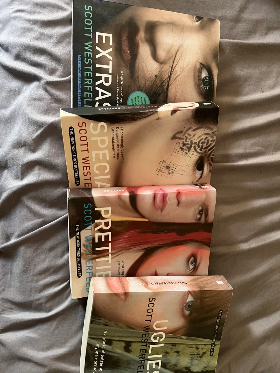 Uglies, Pretties, Specials, Extras Series by Scott Westerfeld image indicator(5)