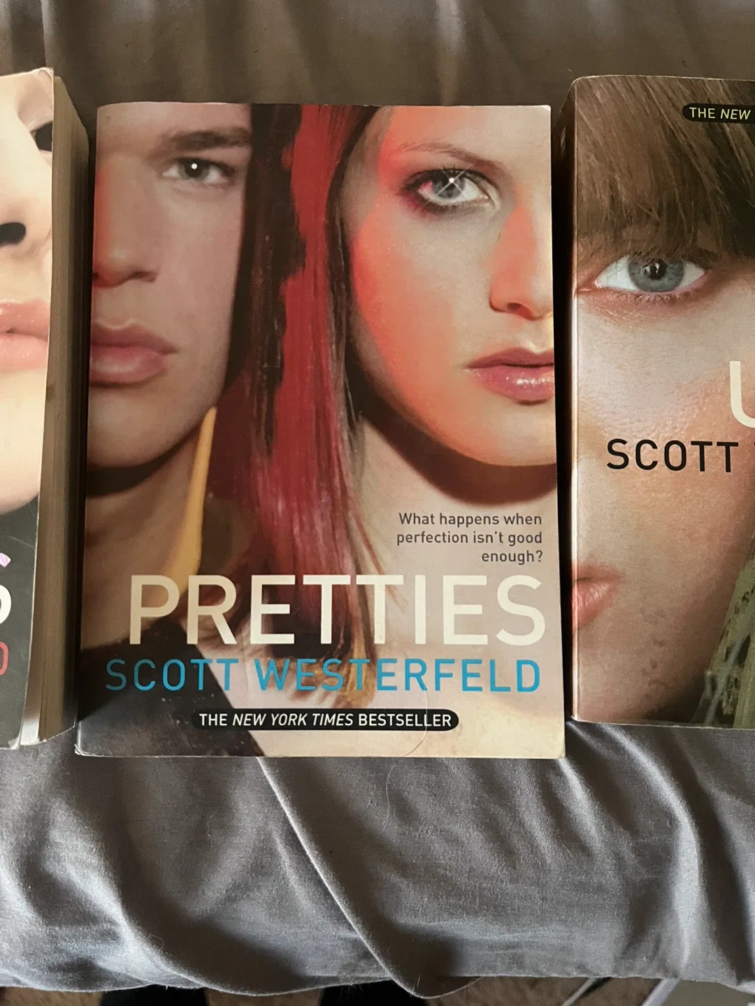 Uglies, Pretties, Specials, Extras Series by Scott Westerfeld image indicator(2)