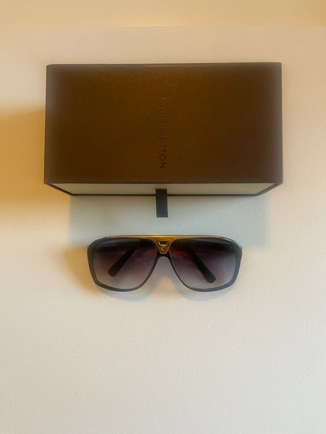 Louis Vuitton Evidence Sunglasses - Black & Gold image indicator(5)