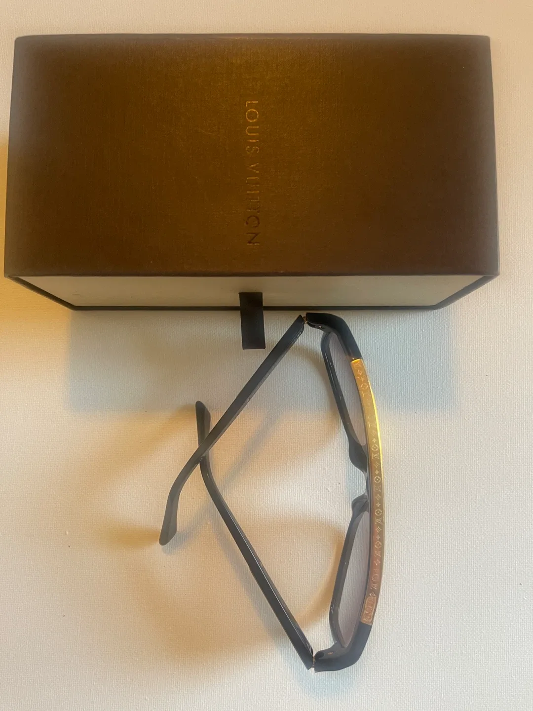 Louis Vuitton Evidence Sunglasses - Black & Gold image indicator(4)