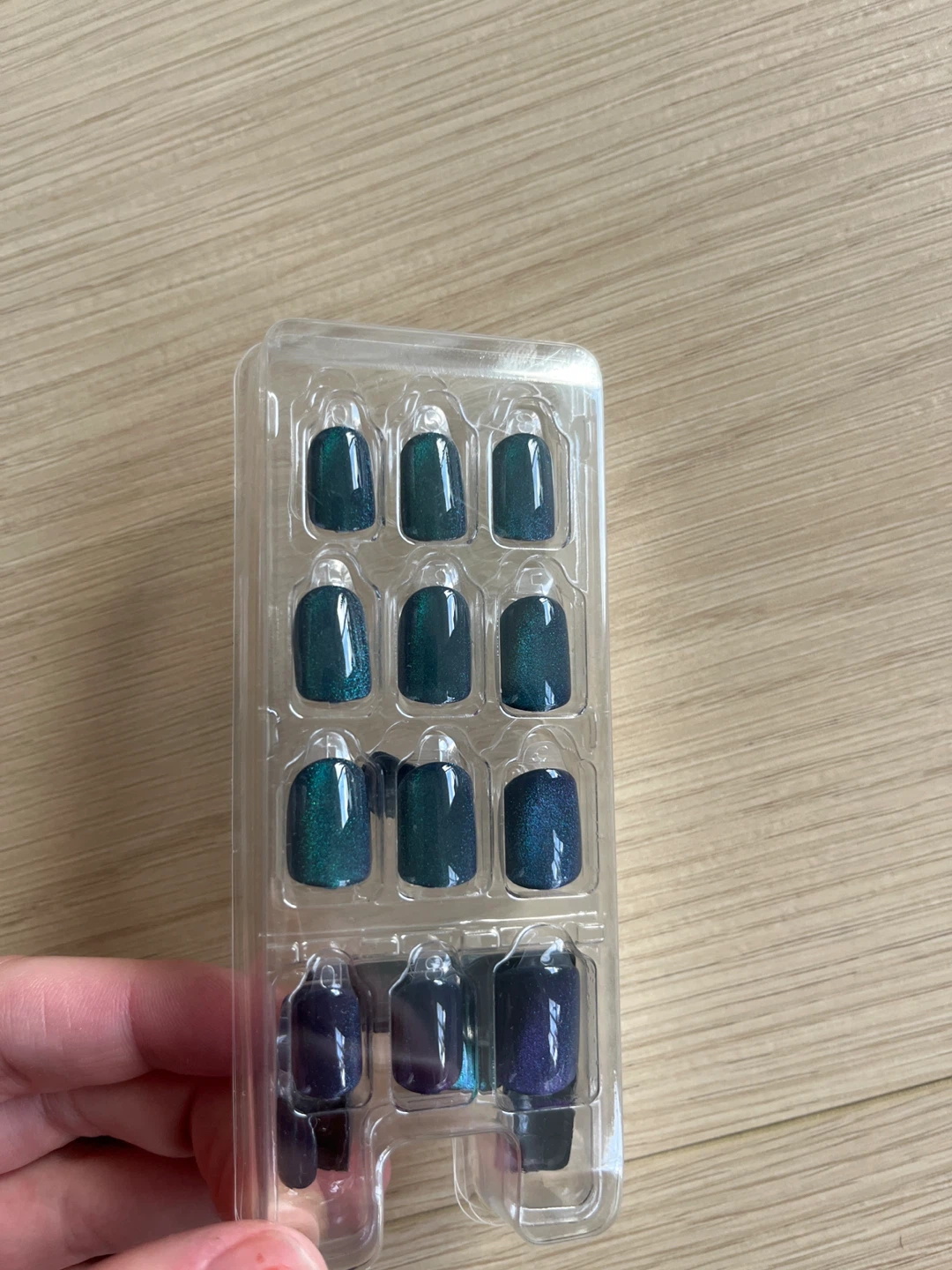 Blue/purple/green colour shifting press-on nails