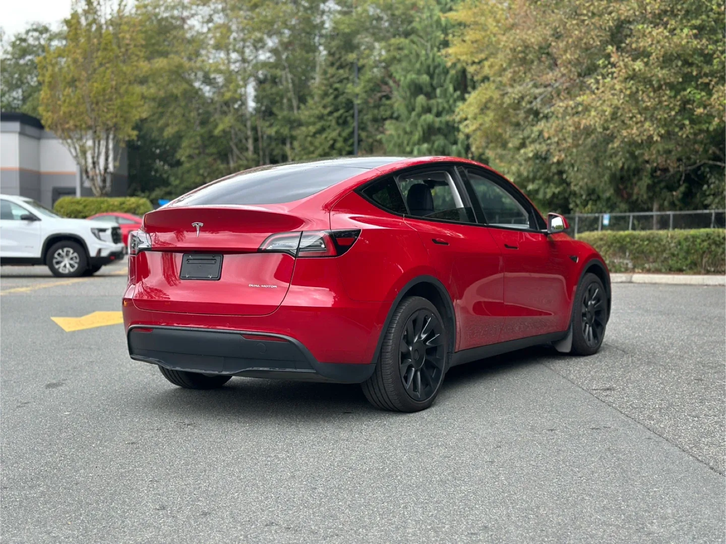 2023 Tesla Model Y Long Range AWD image indicator(2)