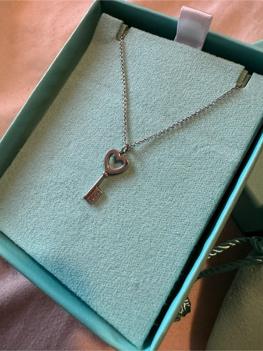 Tiffany & Co. Heart Key Pendant Necklace image indicator(3)