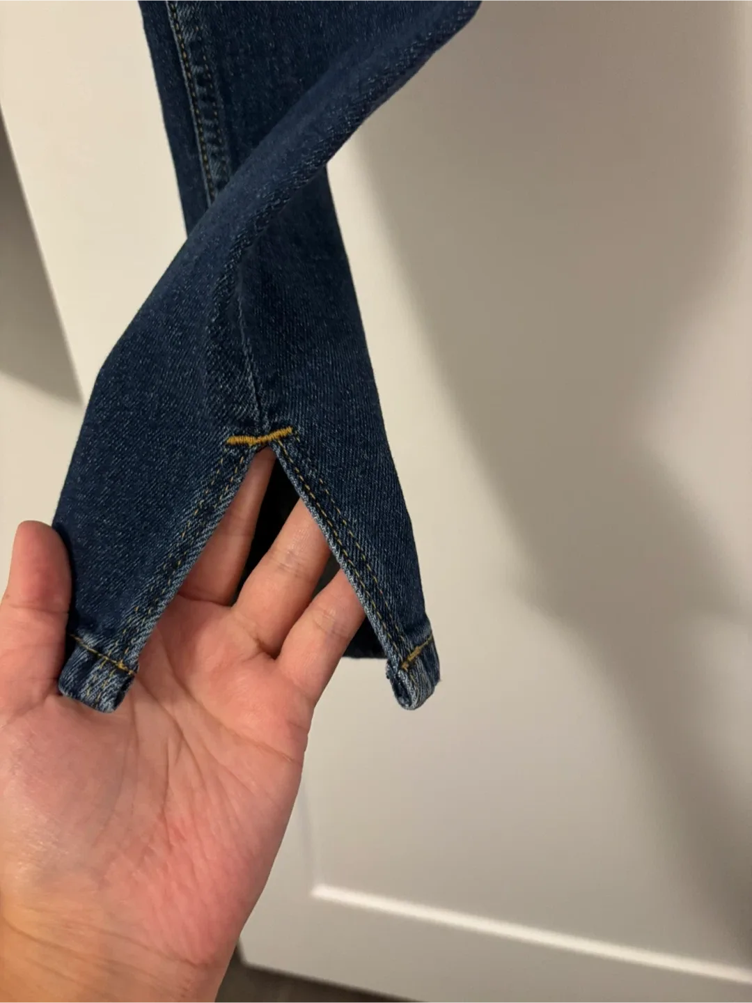 Massimo Dutti mid-rise women’s jeans, size 2 image indicator(6)