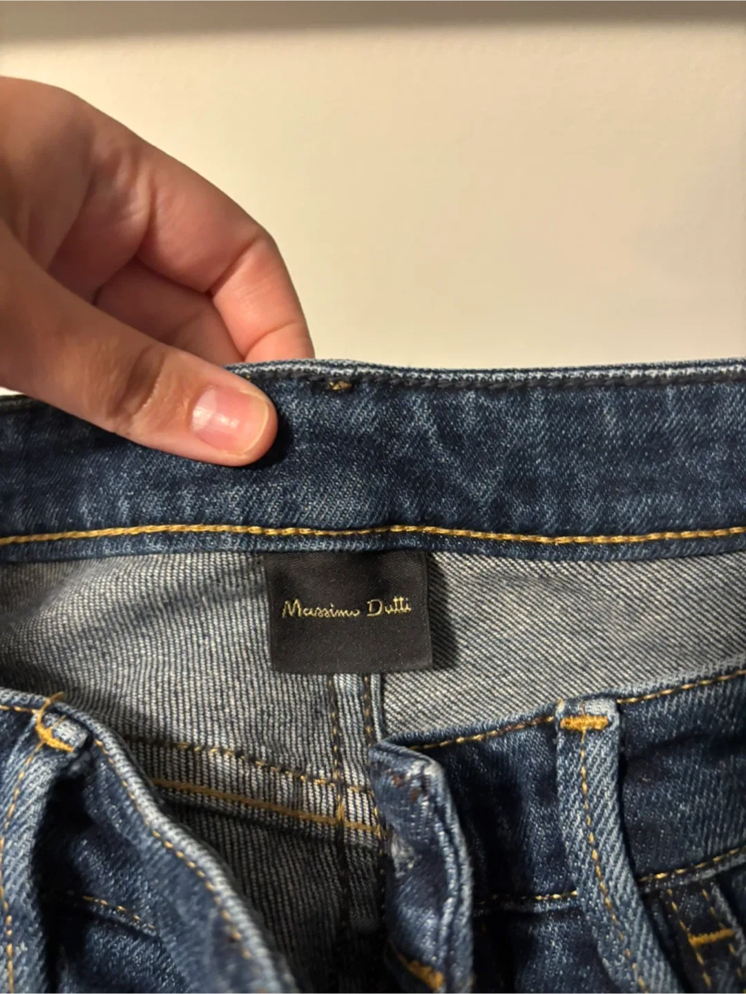 Massimo Dutti mid-rise women’s jeans, size 2 image indicator(2)