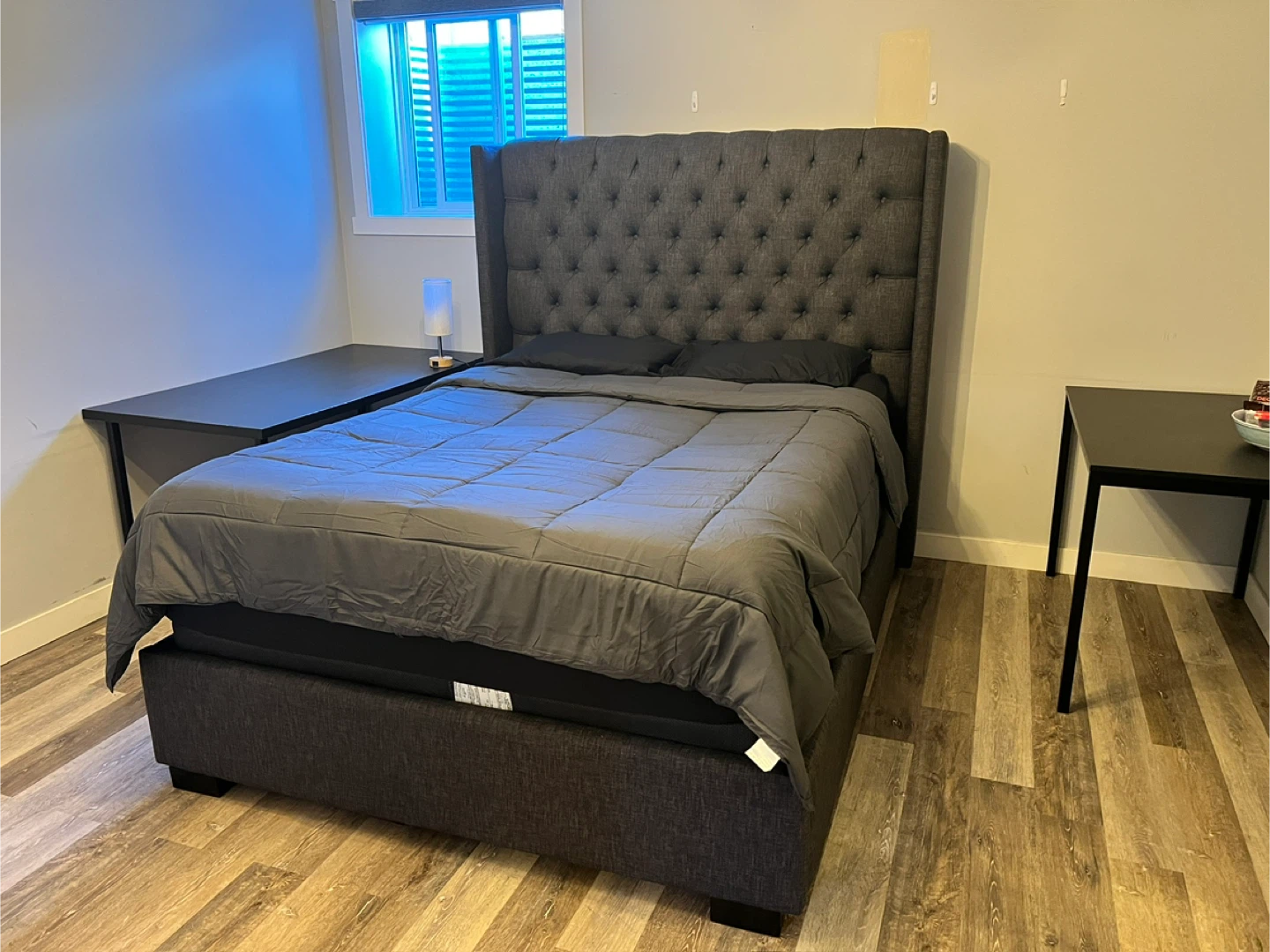 Grey Tufted Headboard Bed Frame - photo 2