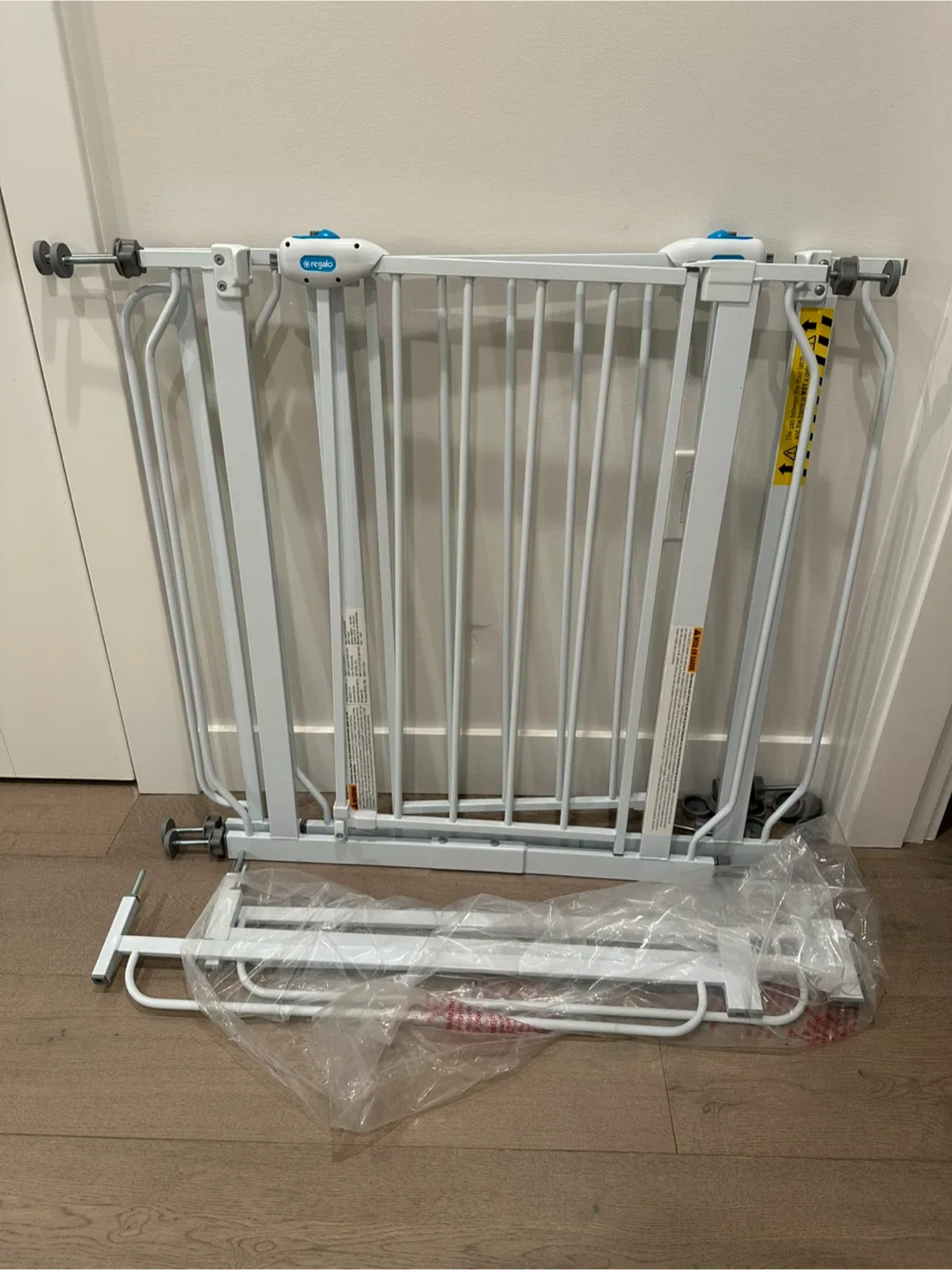 Regalo Easy Step Baby Gate image indicator(2)