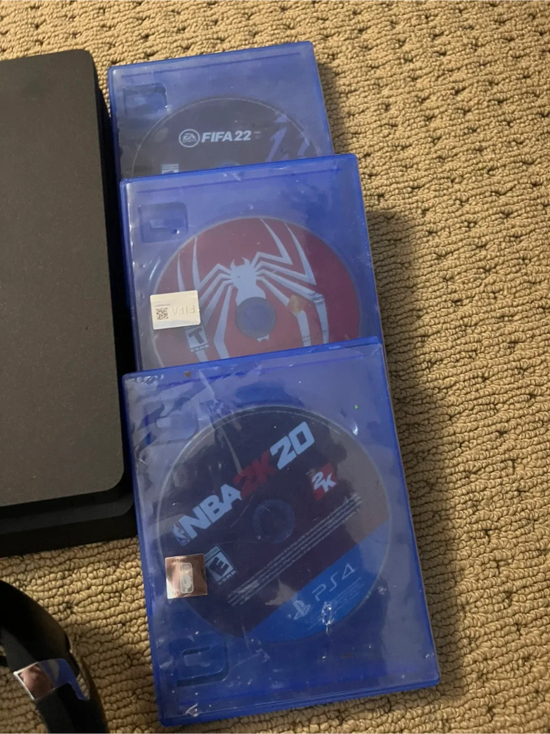 PlayStation 4 Bundle with Games & Accessories image indicator(3)