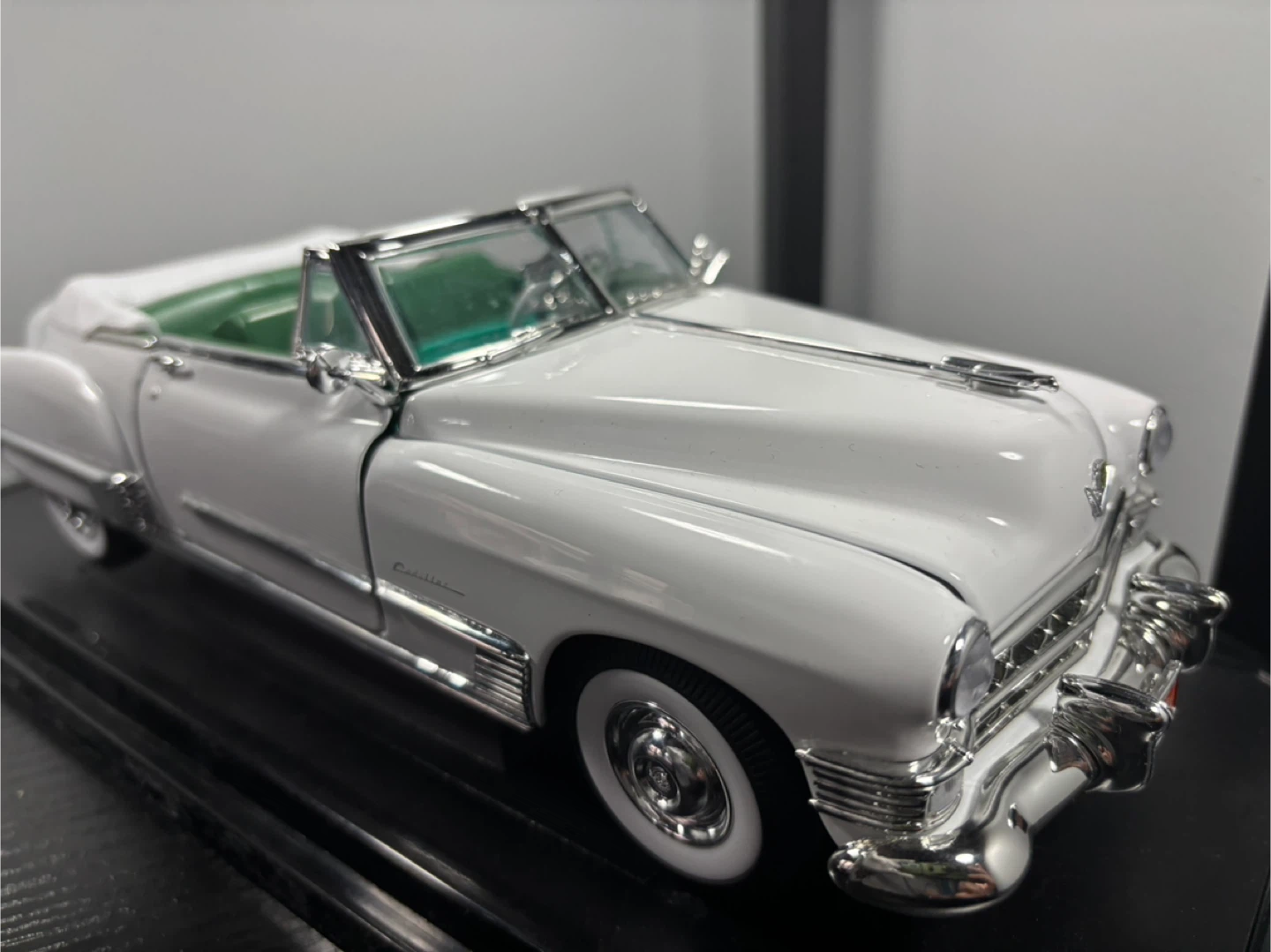 1949 Cadillac Coupe de Ville Diecast Model Car - photo 5