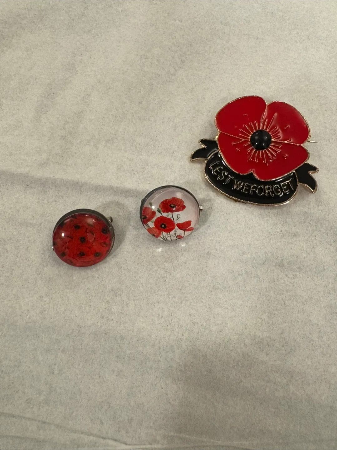 Poppy Pins - Lest We Forget thumbnail