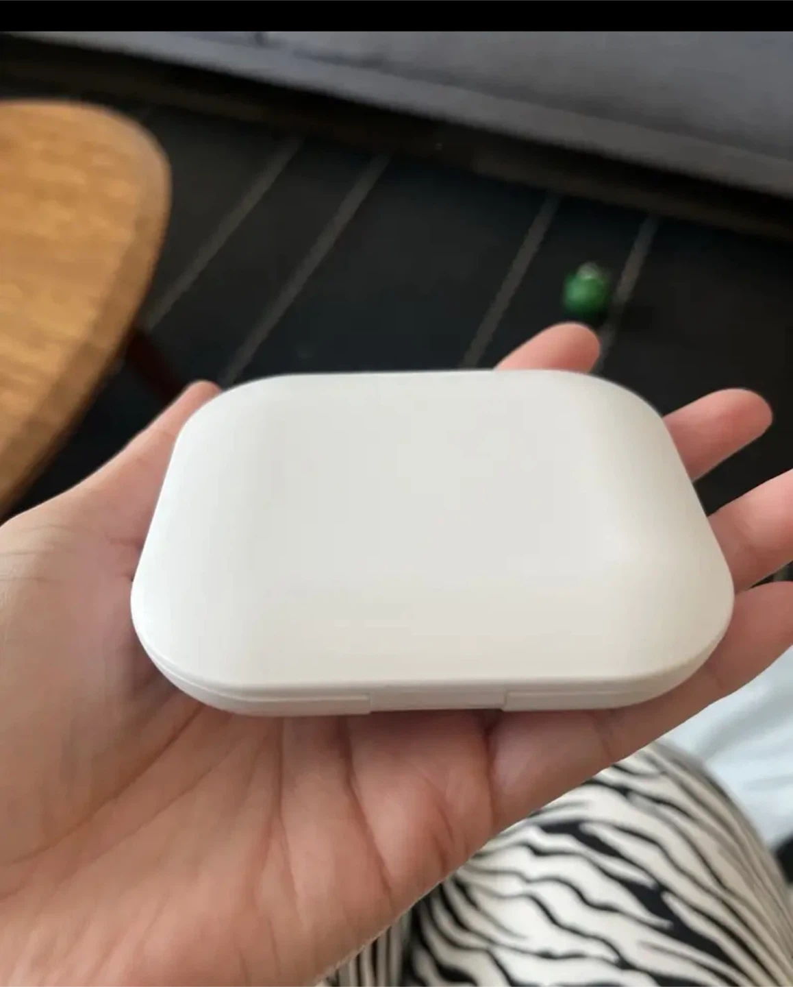 Compact LED Travel Makeup Mirror - photo 3
