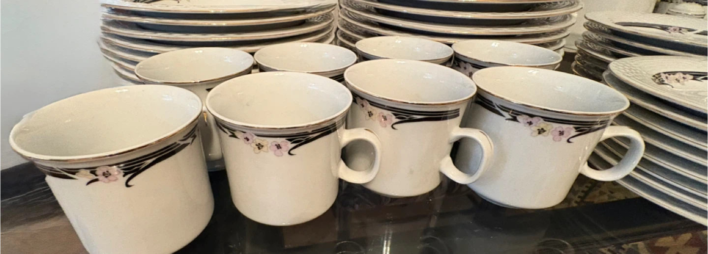 Lynns Fine China Dinnerware Set - photo 3