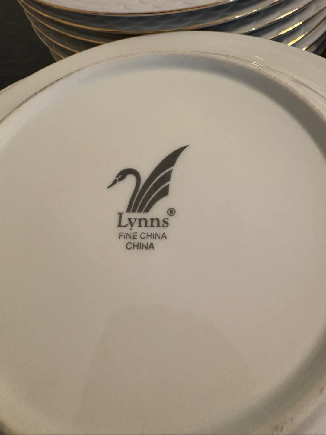 Lynns Fine China Dinnerware Set image indicator(5)