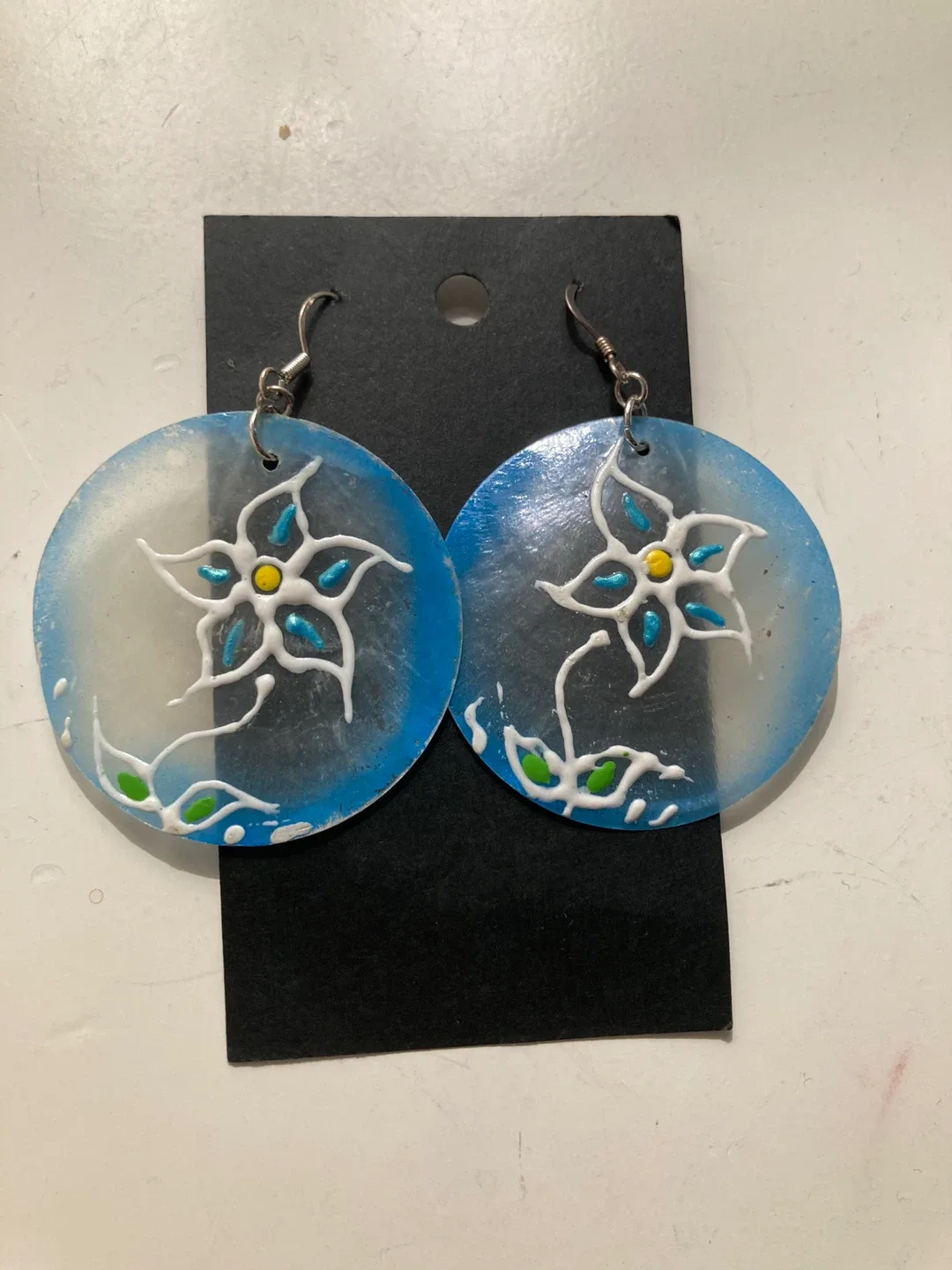 Shell earrings thumbnail
