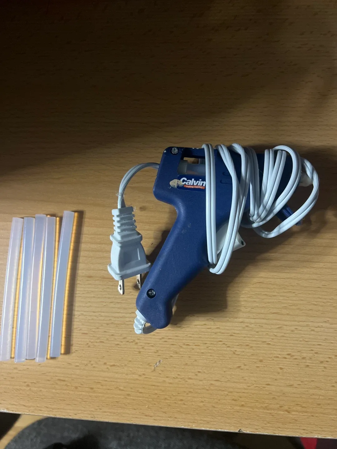 Calvin Glue Gun image indicator(2)