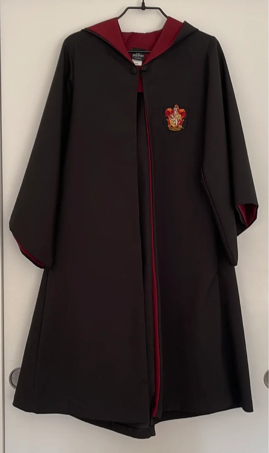 Harry Potter Deluxe Gryffindor Youth Robe - Size 3XS image indicator(5)