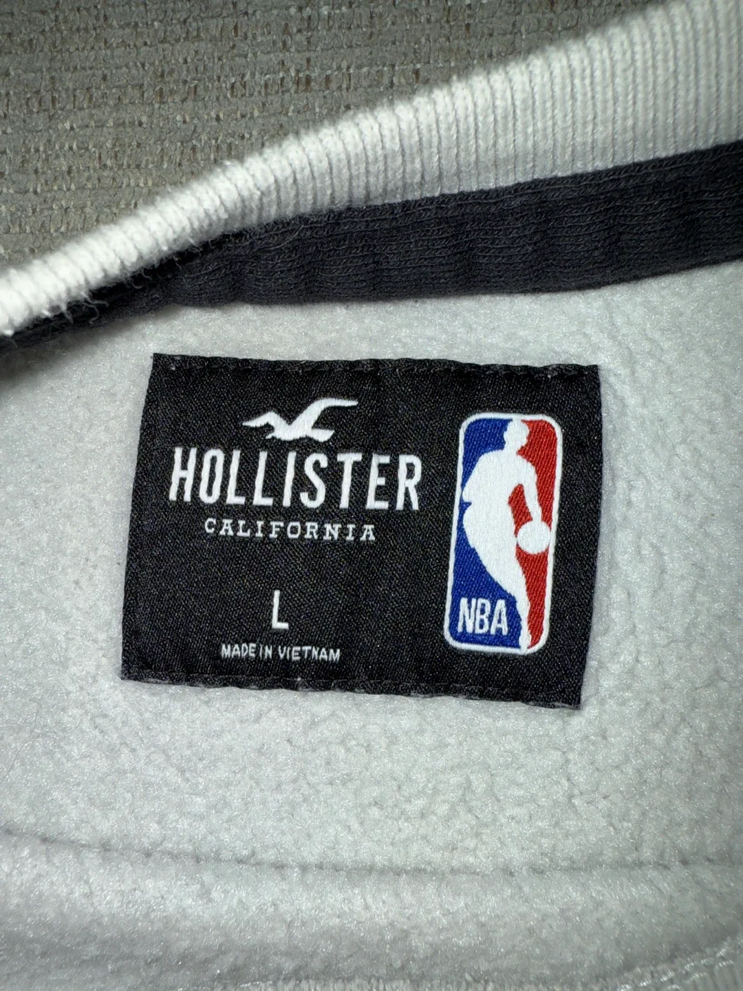 Hollister x NBA Los Angeles Lakers Sweatshirt - L image indicator(2)