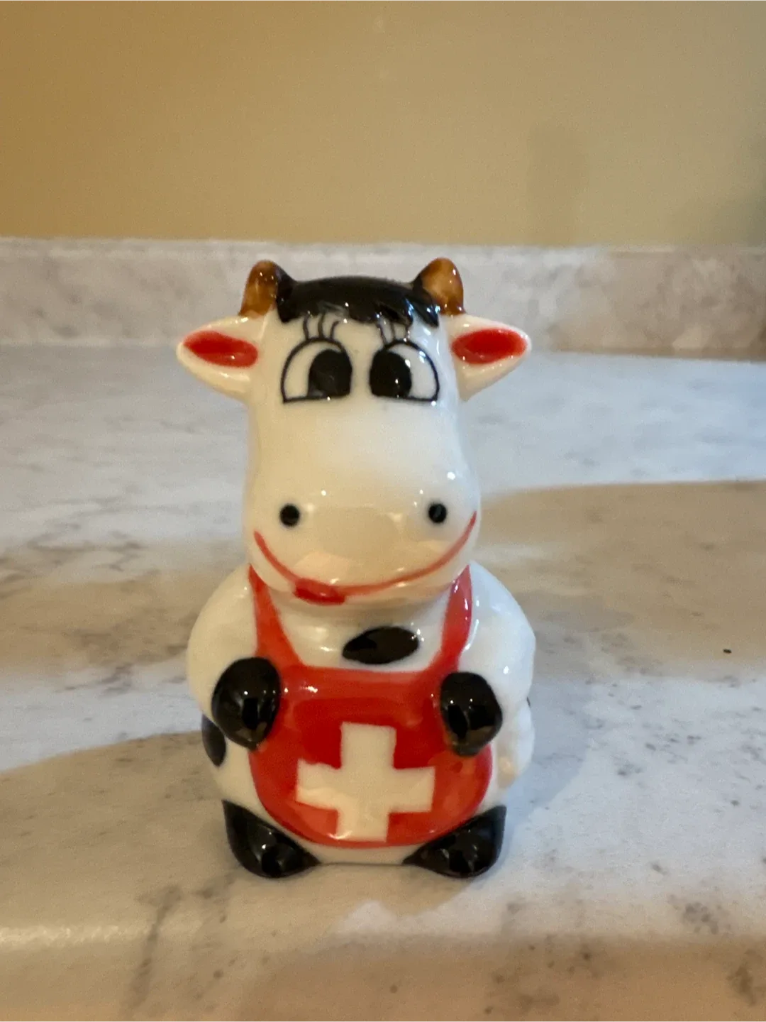 Cute Cow Figurine image indicator(2)