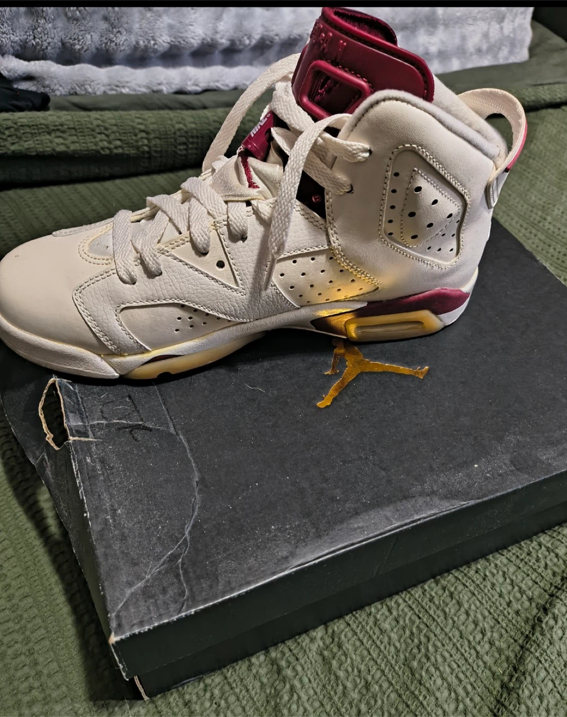 Jordan 6 Retro Maroon and Jordan 11 Win Like 96 - photo 4