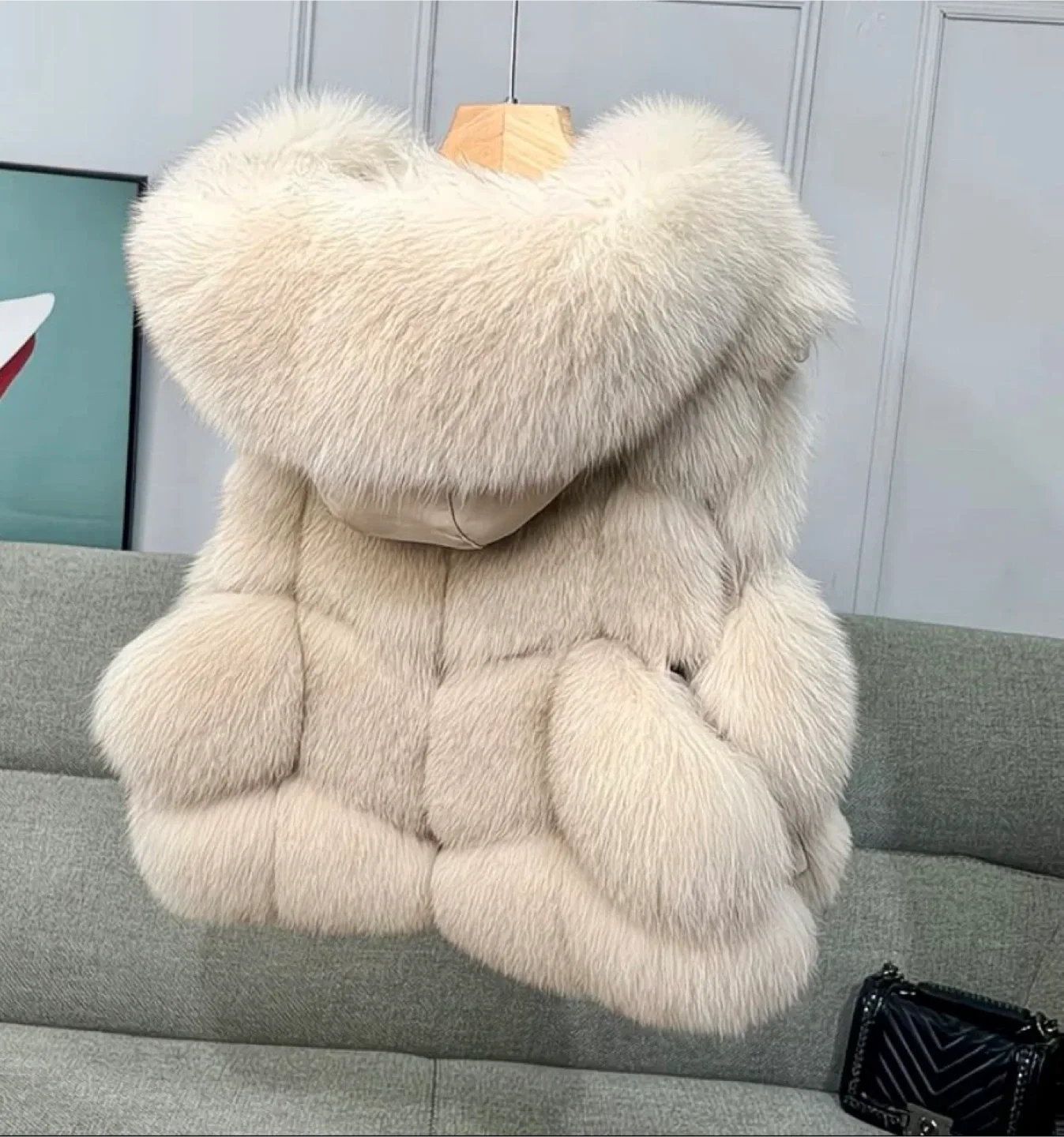 Like New✨ Genuine Fox Fur Hooded Vest ✨ image indicator(6)