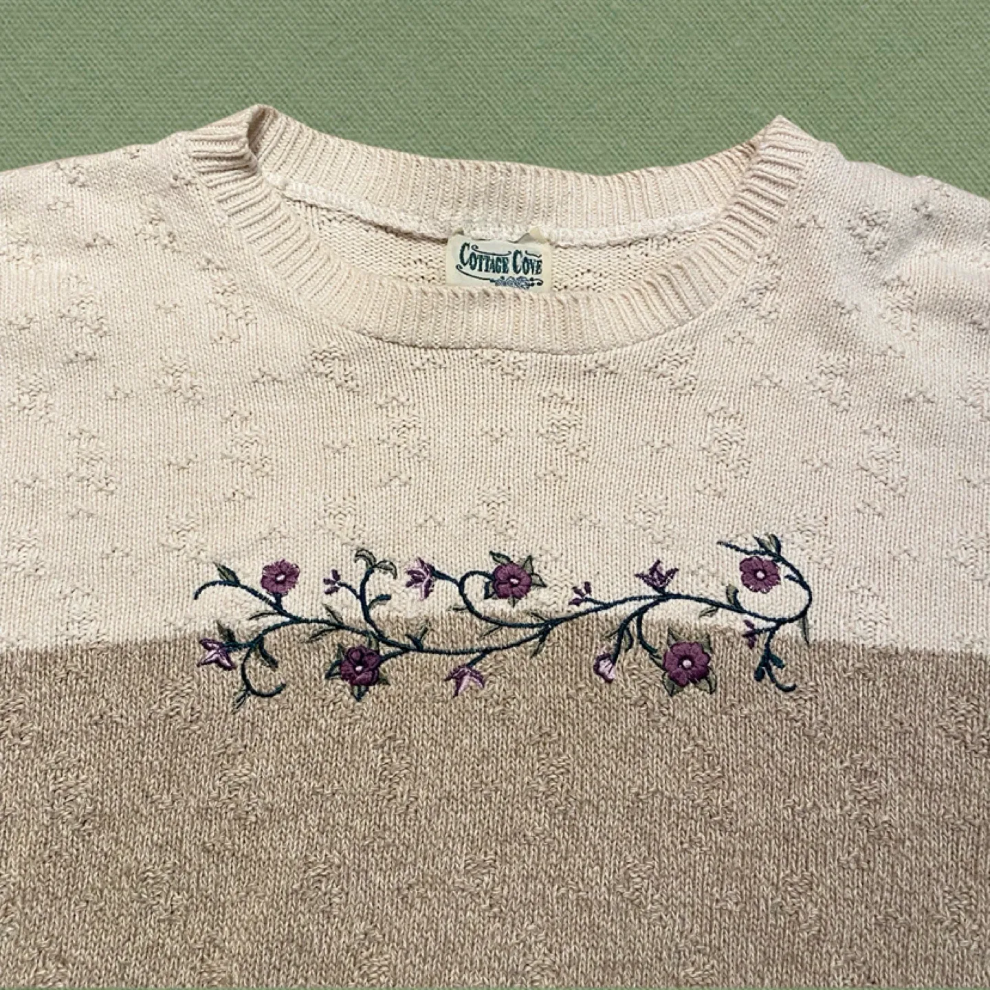 Vintage Cottage Cove Sweater (XL) image indicator(2)