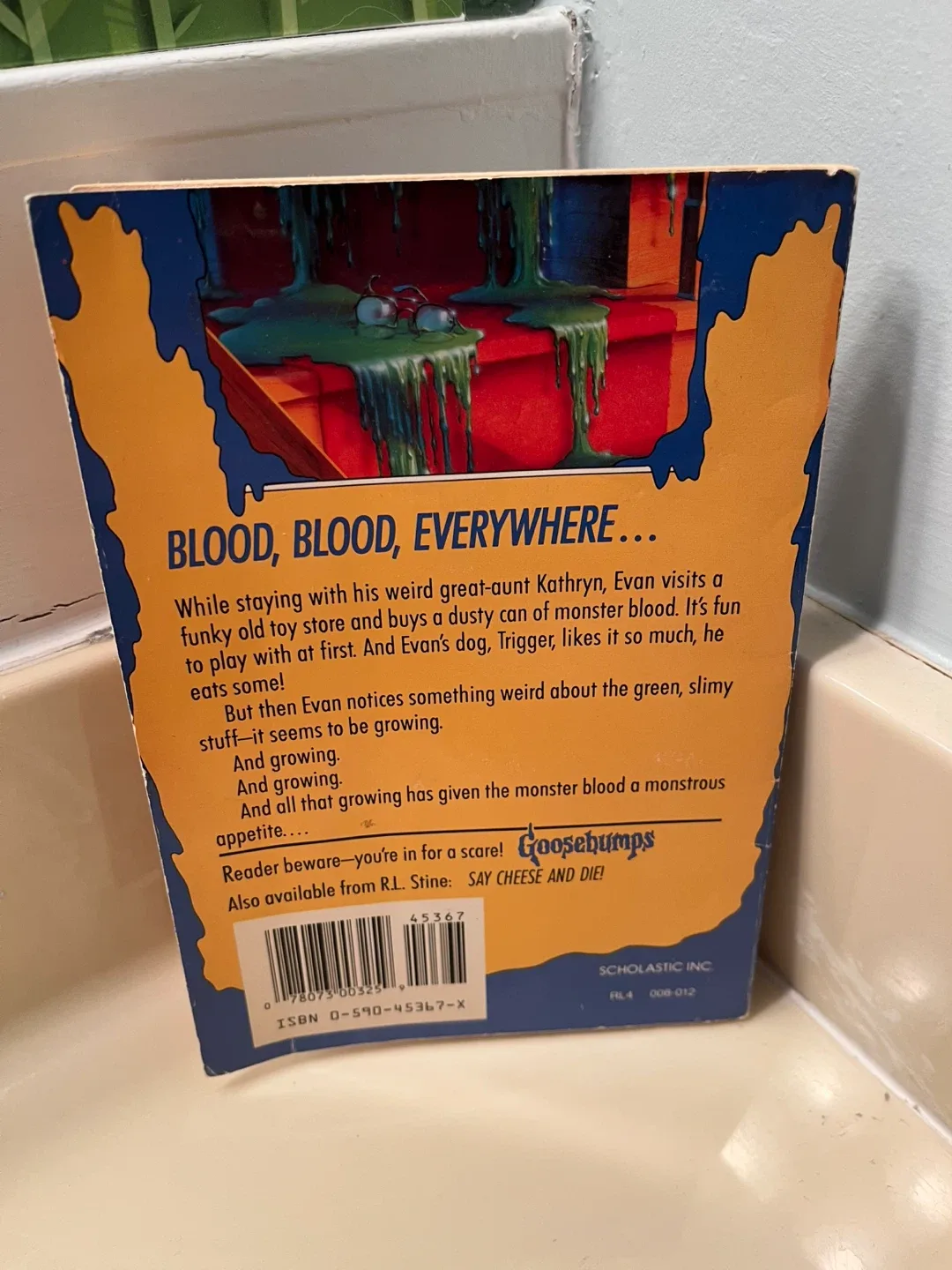 Goosebumps #3 Monster Blood RL Stine Book image indicator(2)