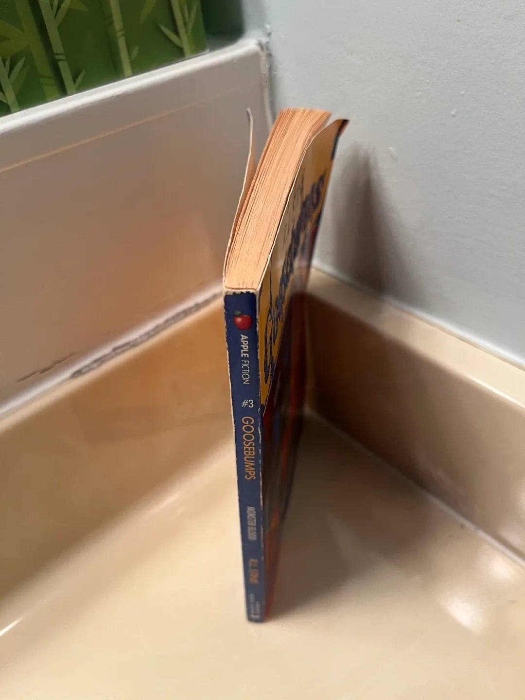 Goosebumps #3 Monster Blood RL Stine Book image indicator(3)