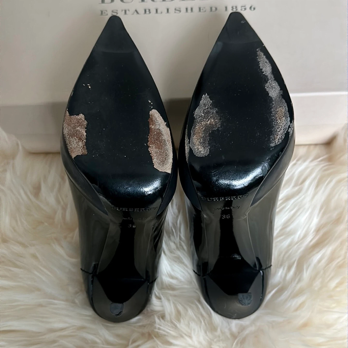 💕 Burberry Pointed-Toe Pumps (Size 36) - photo 5