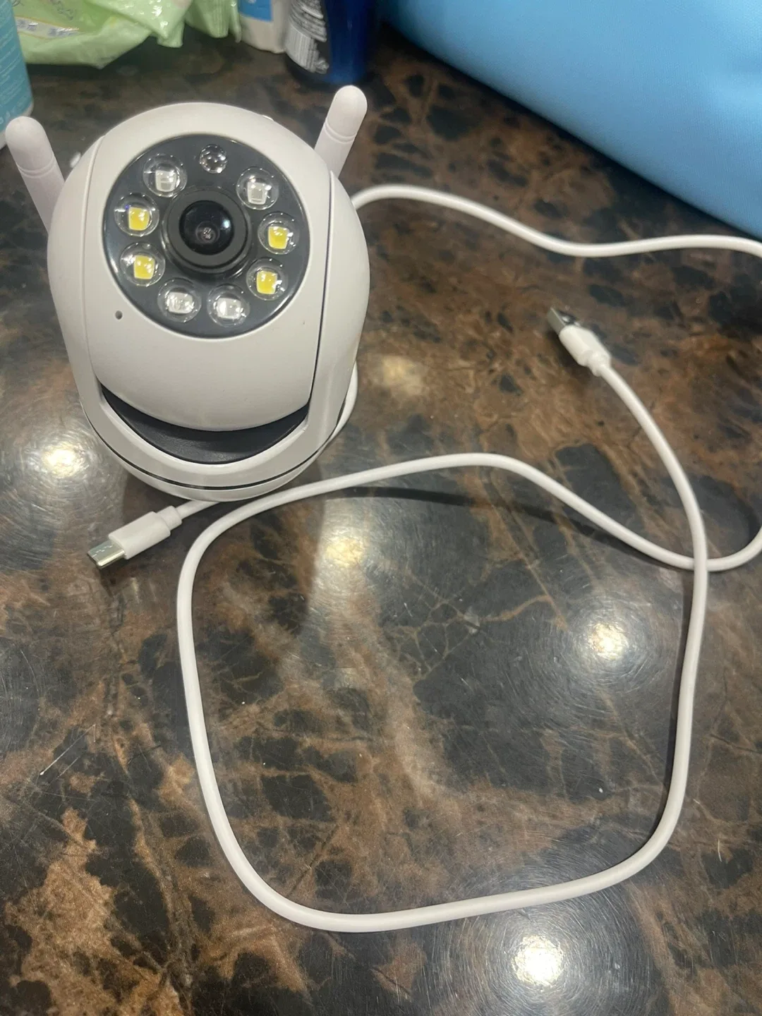 White Security Camera with USB Cable image indicator(4)