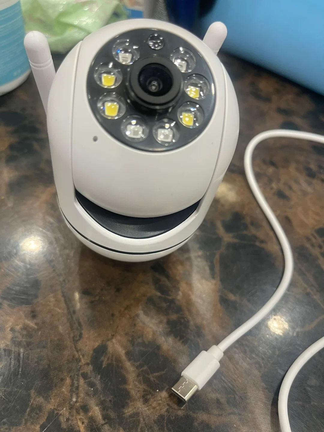 White Security Camera with USB Cable image indicator(3)