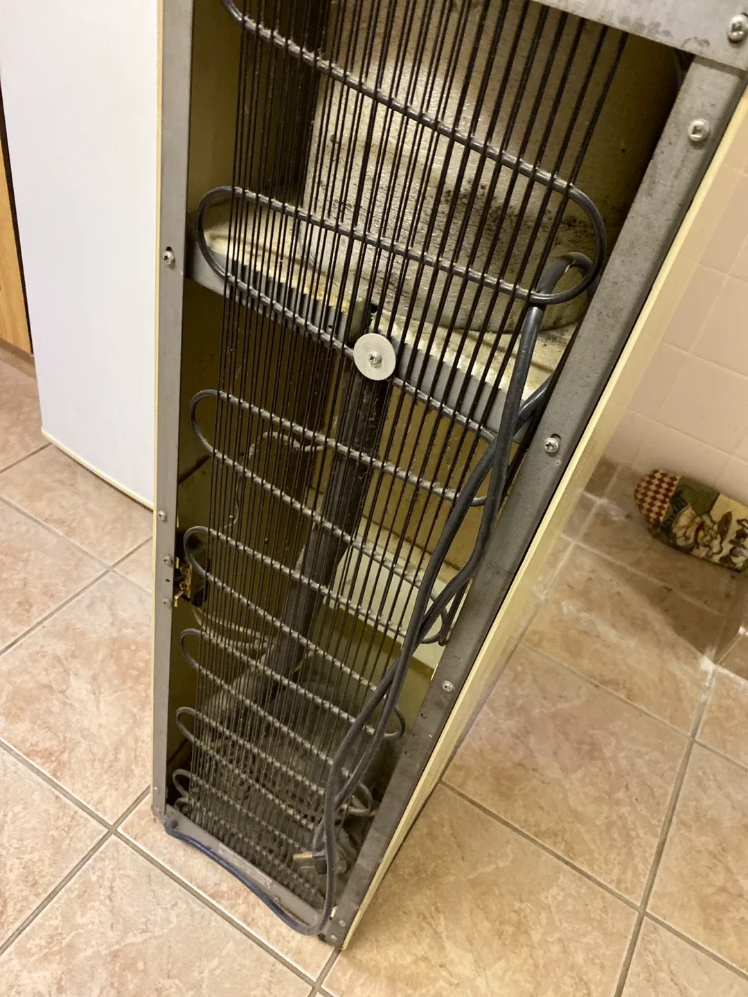 Vintage Canadian Arctic Water Cooler - Yellow image indicator(5)