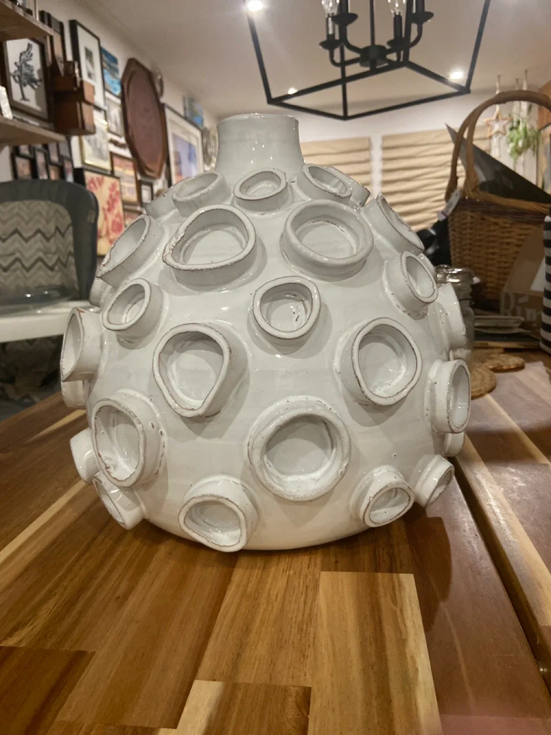 White Ceramic Orb Vase image indicator(3)