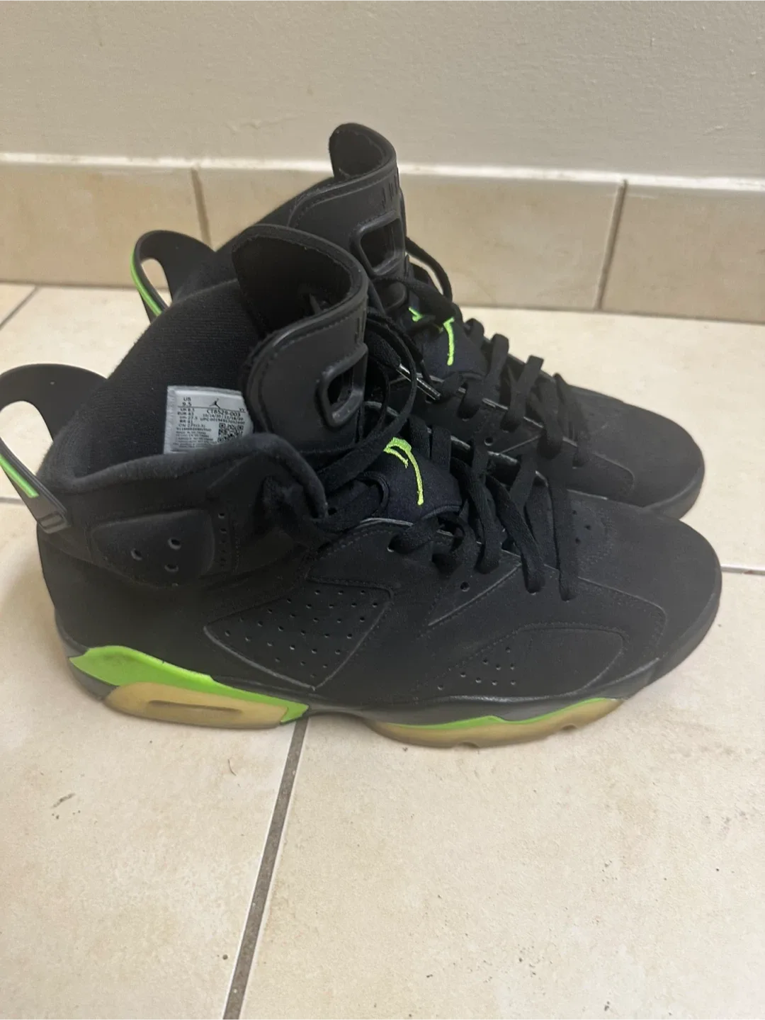 Jordan 6 Retro Electric Green, Size 9.5 image indicator(6)