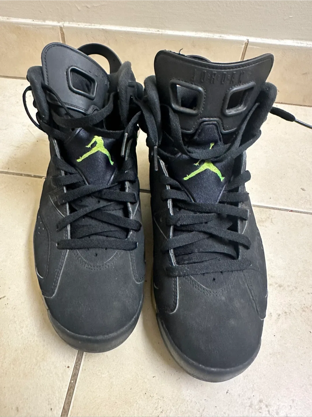 Jordan 6 Retro Electric Green, Size 9.5 image indicator(5)