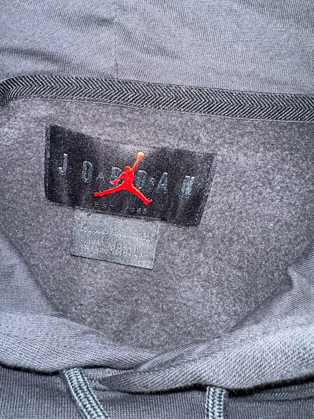 Jordan Hoodie - Size XL image indicator(3)
