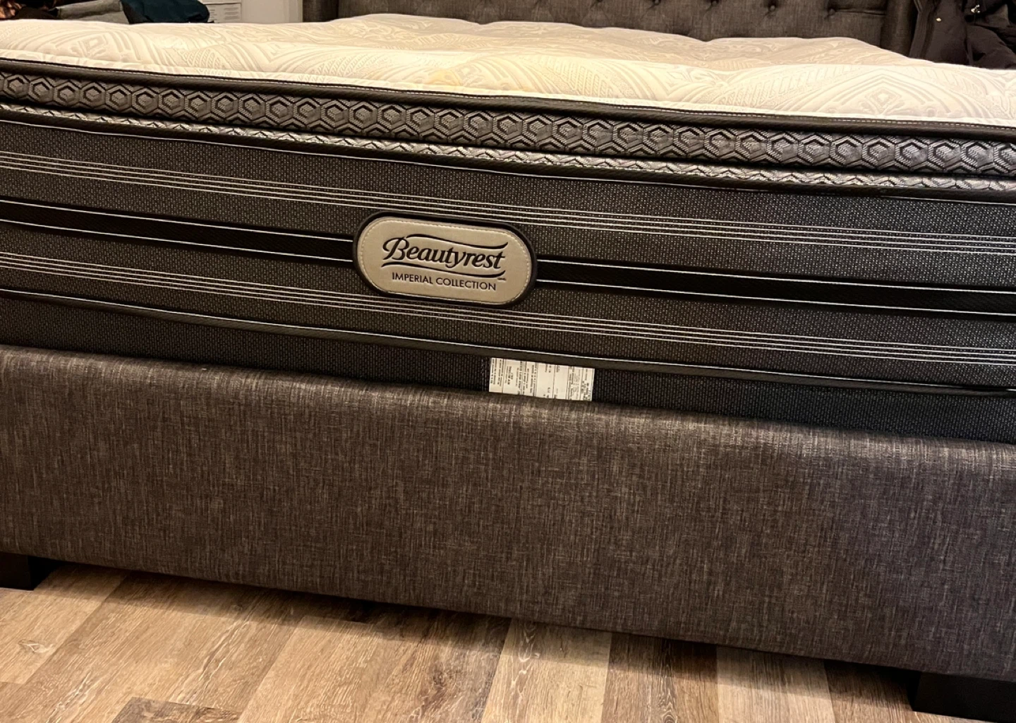 Grey Tufted Headboard Bed Frame - photo 4