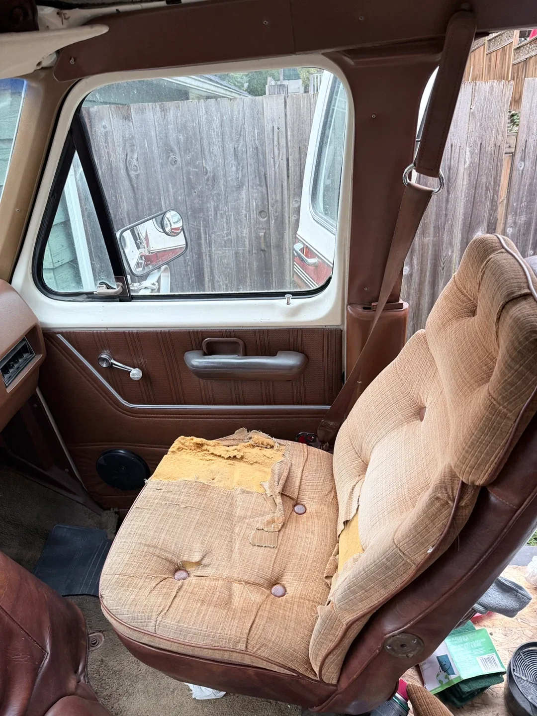 Vintage Ford Econoline Camper Van image indicator(5)