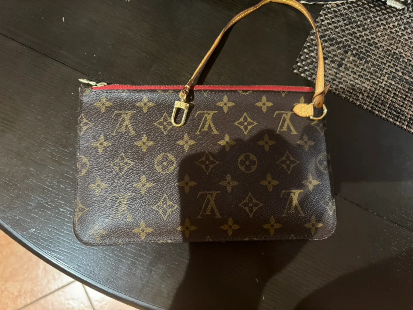 Louis Vuitton Neverfull MM Tote Bag image indicator(3)