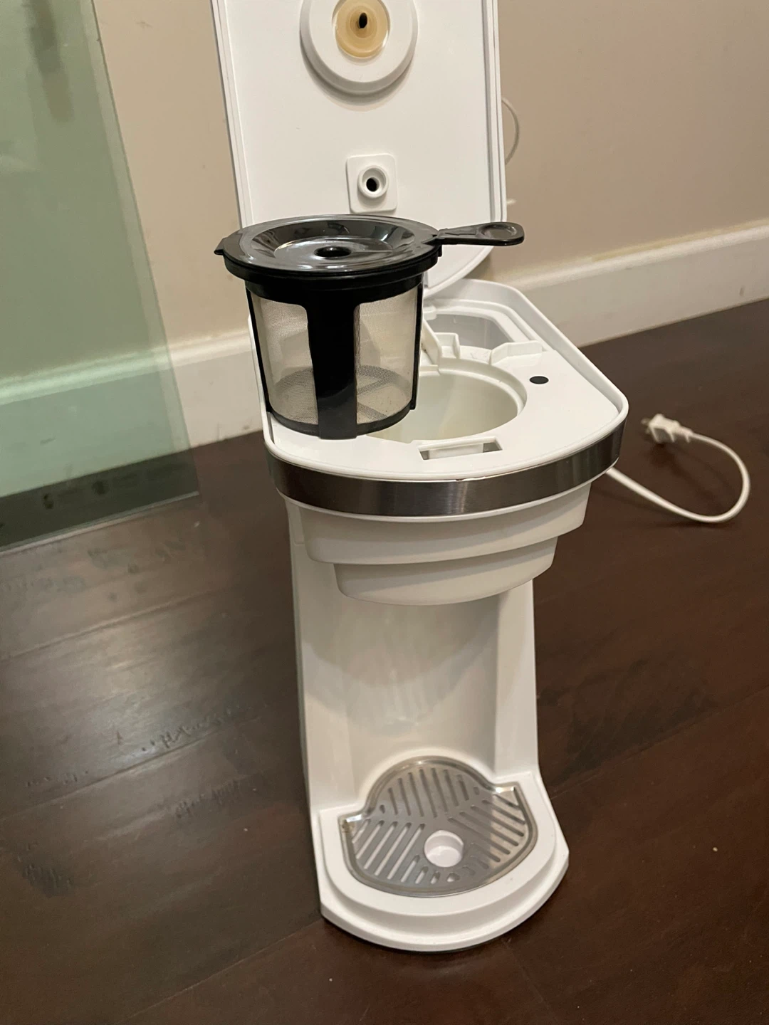Frigidaire Single Serve Coffee Maker - photo 3