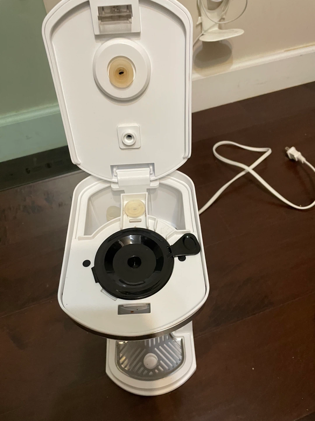 Frigidaire Single Serve Coffee Maker - photo 2