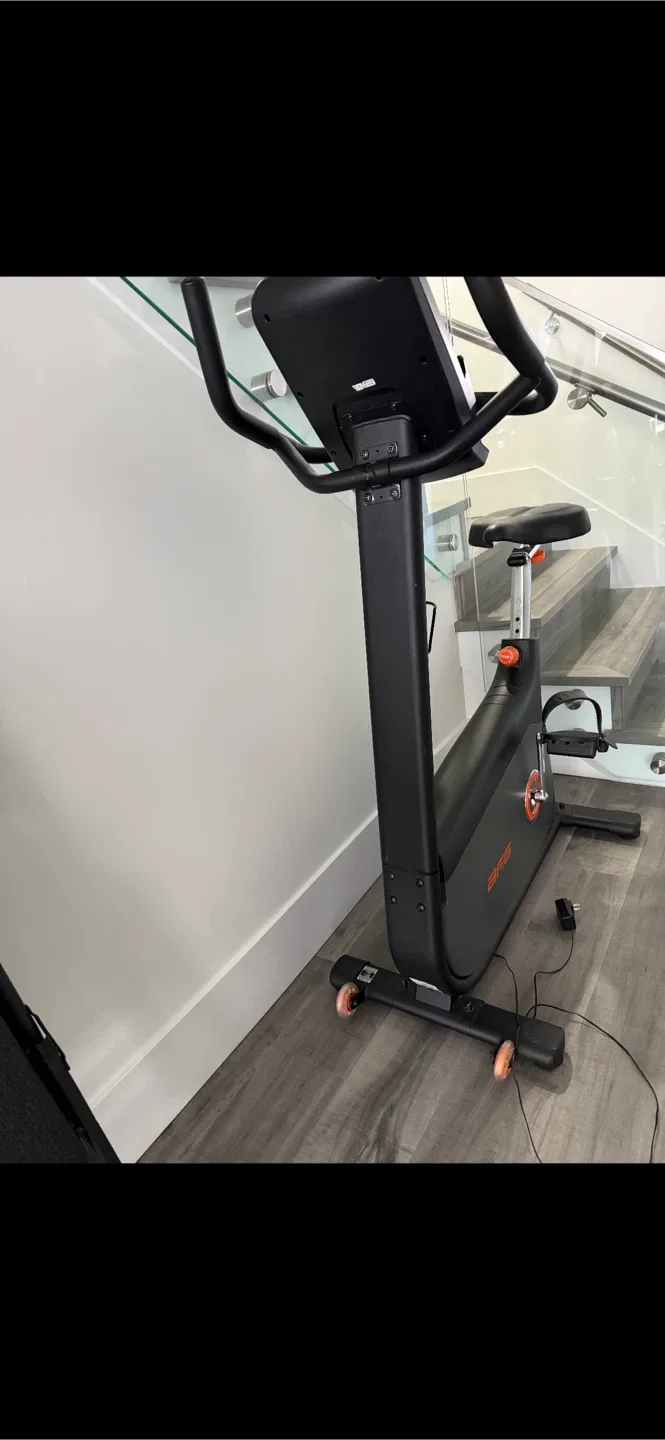 AFG 7.3 AU Upright Stationary Bike image indicator(4)