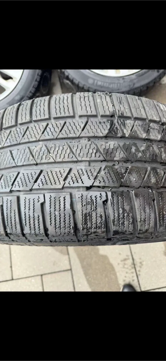 Range Rover Wheels & Continental Tires Set image indicator(3)