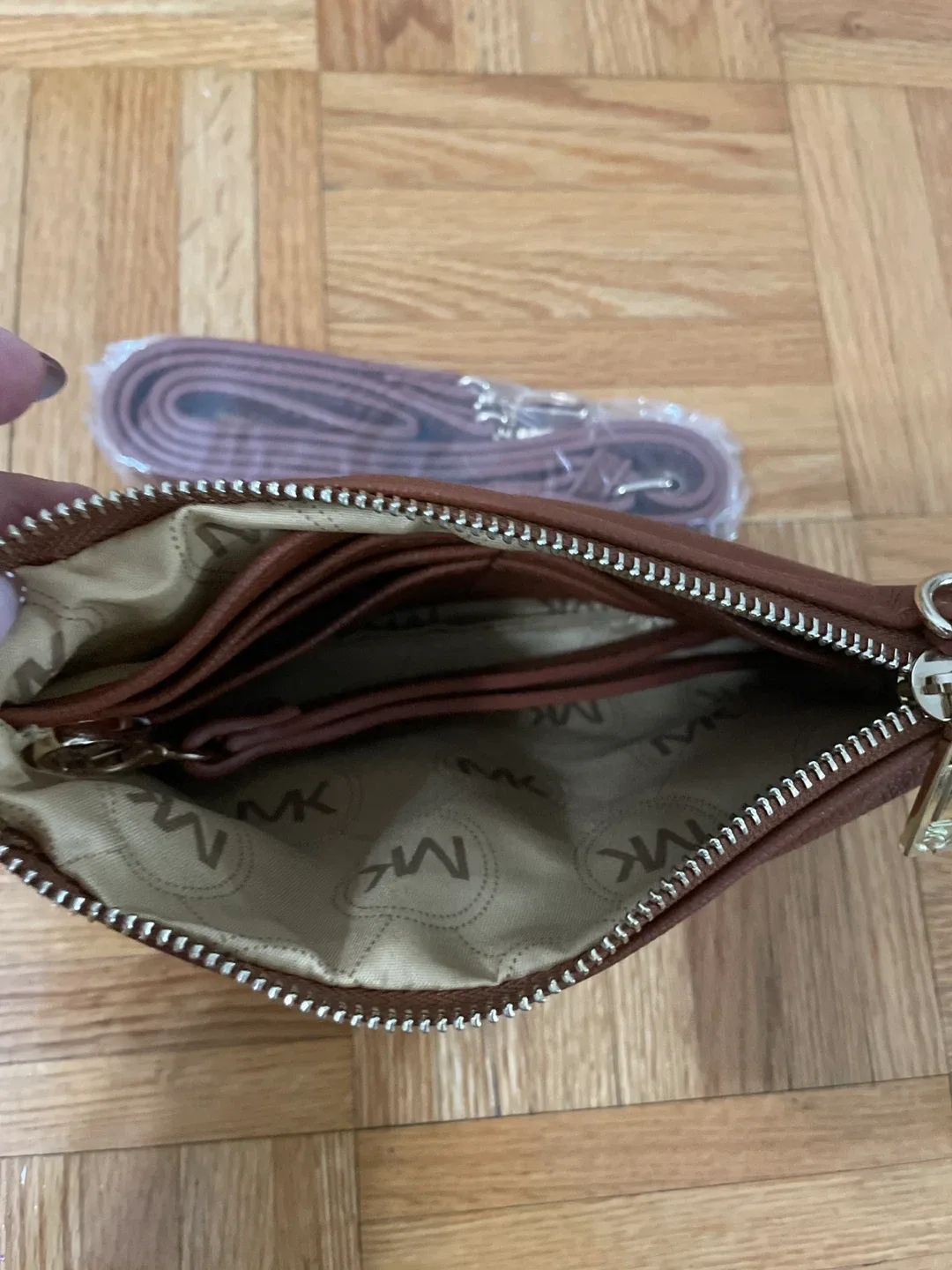 Small Brown Leather Crossbody Bag image indicator(3)