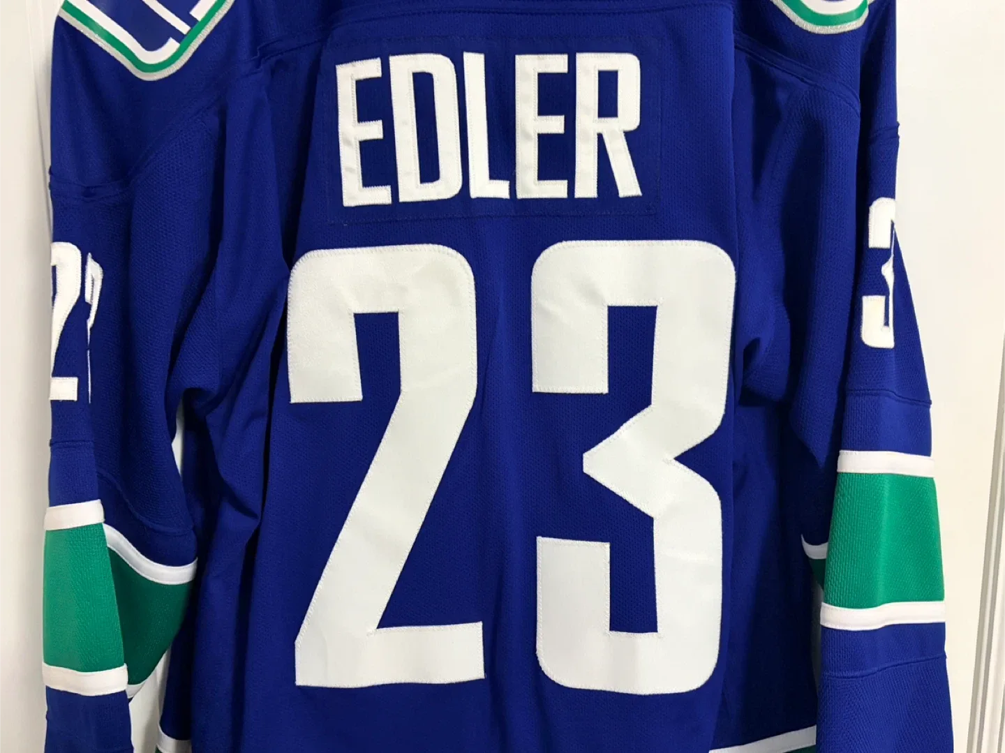 Authentic Reebok Vancouver Canucks Alex Edler Jersey Size Large image indicator(2)