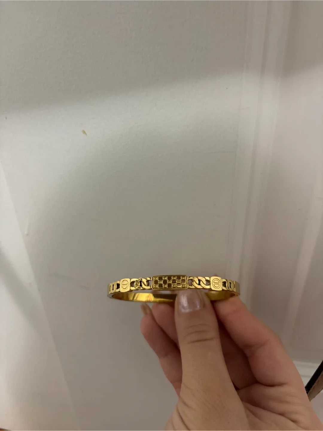 Gold-toned Bracelet thumbnail