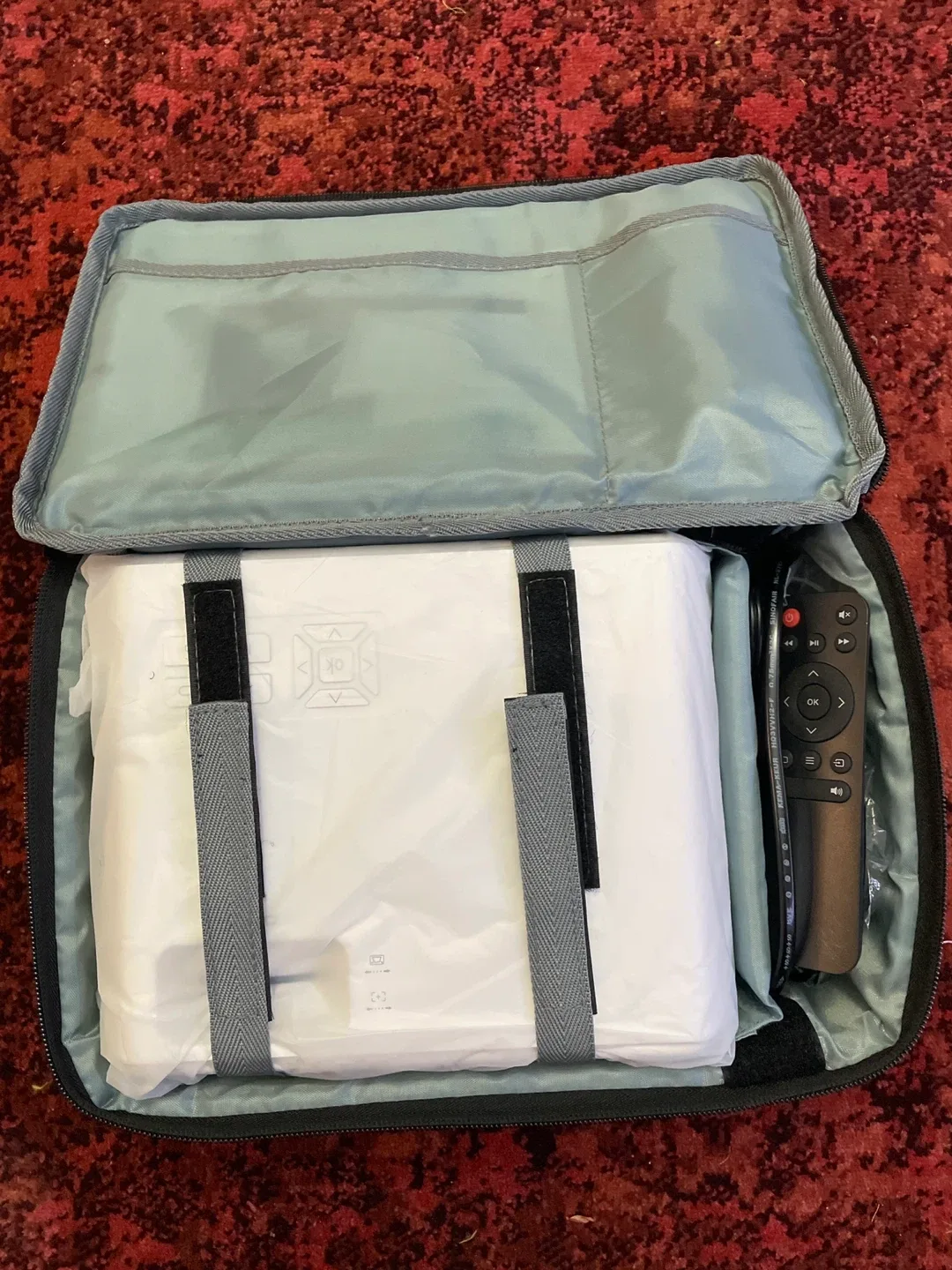 Onayo 5G WiFi Projector with Case & Remote thumbnail