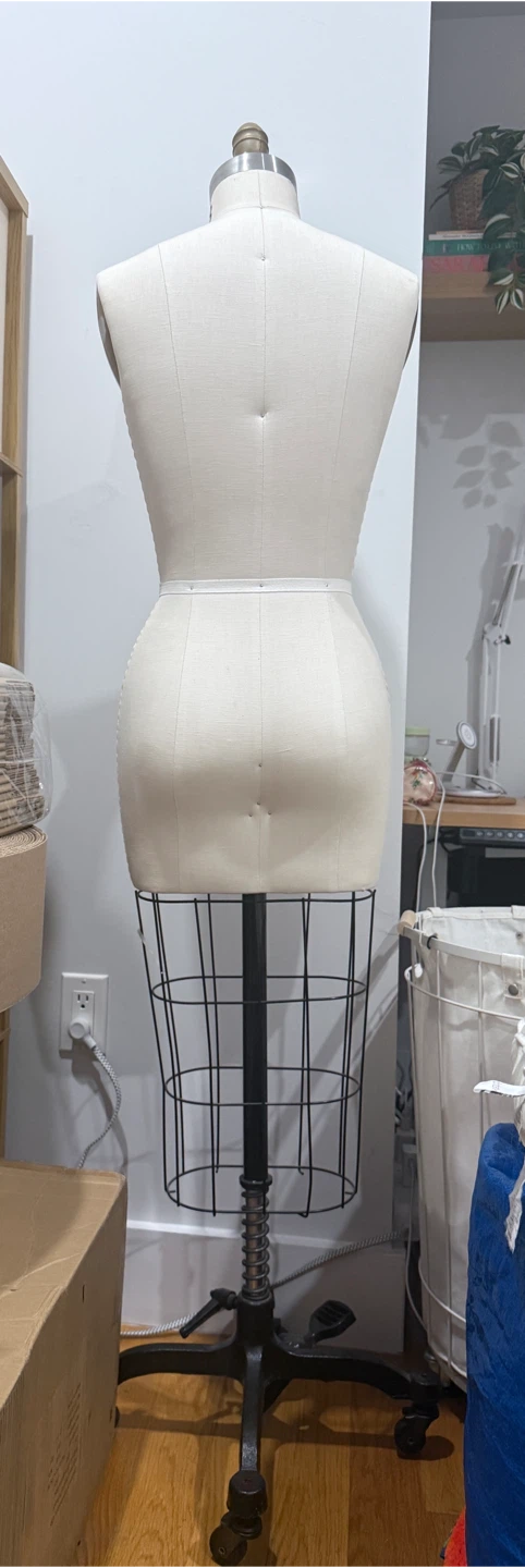 Professional Female Dress Form Mannequin Size 8 - photo 2
