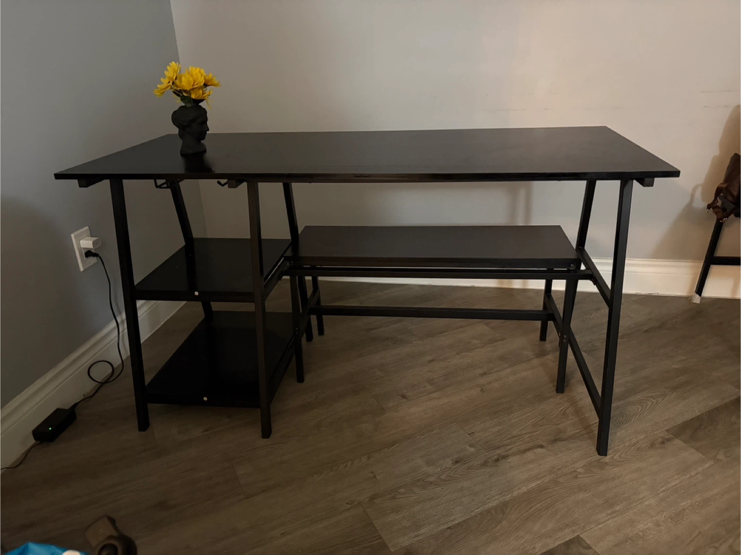 Dinning table with Shelf